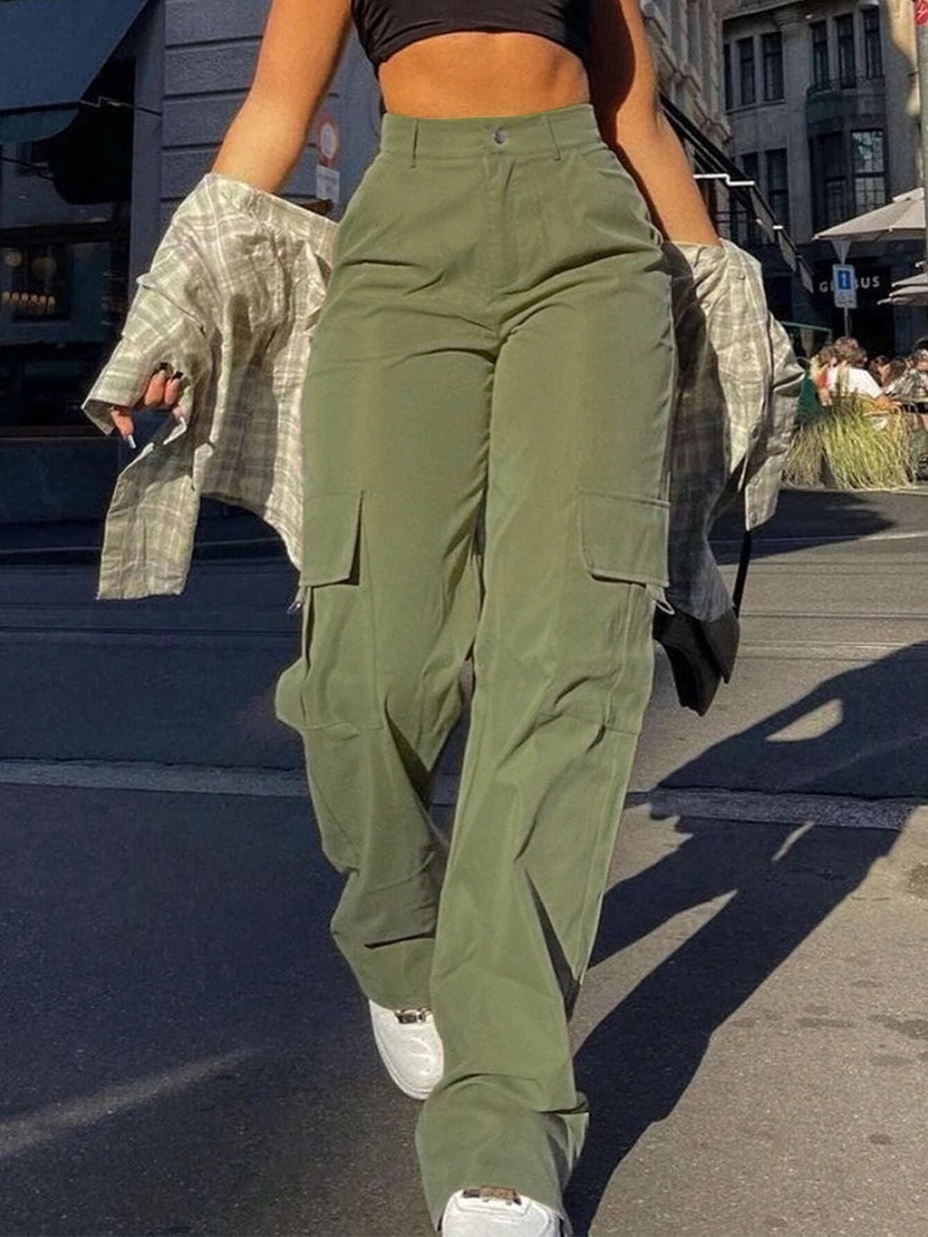 Calças cargo femininas simples de cintura alta, calças casuais com botão de bolso da moda de rua para uso diário, calças femininas para todas as estações