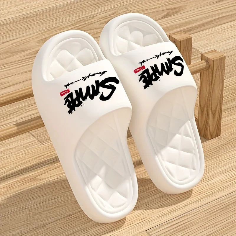 Sapatos masculinos de EVA com design inovador para o verão, chinelos macios e leves, adequados para atividades de lazer em ambientes internos e externos.