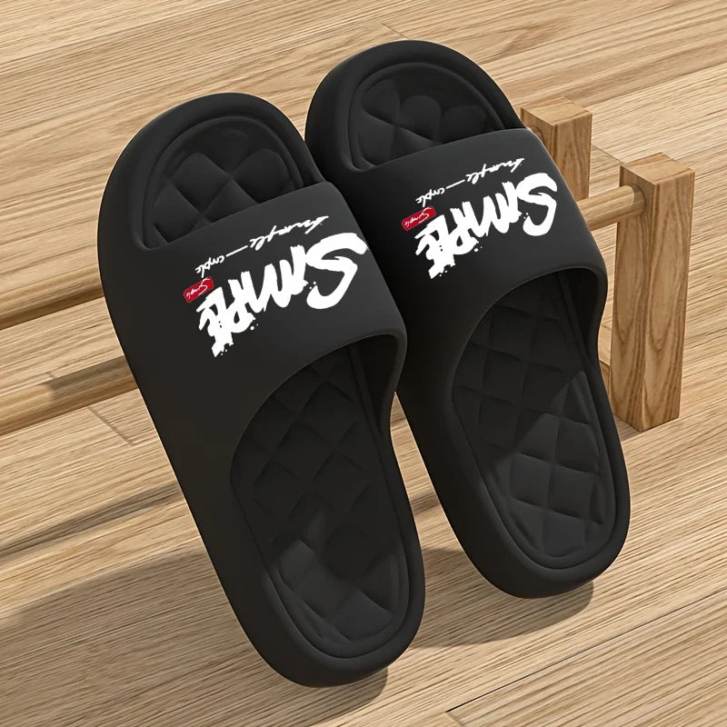 Sapatos masculinos de EVA com design inovador para o verão, chinelos macios e leves, adequados para atividades de lazer em ambientes internos e externos.